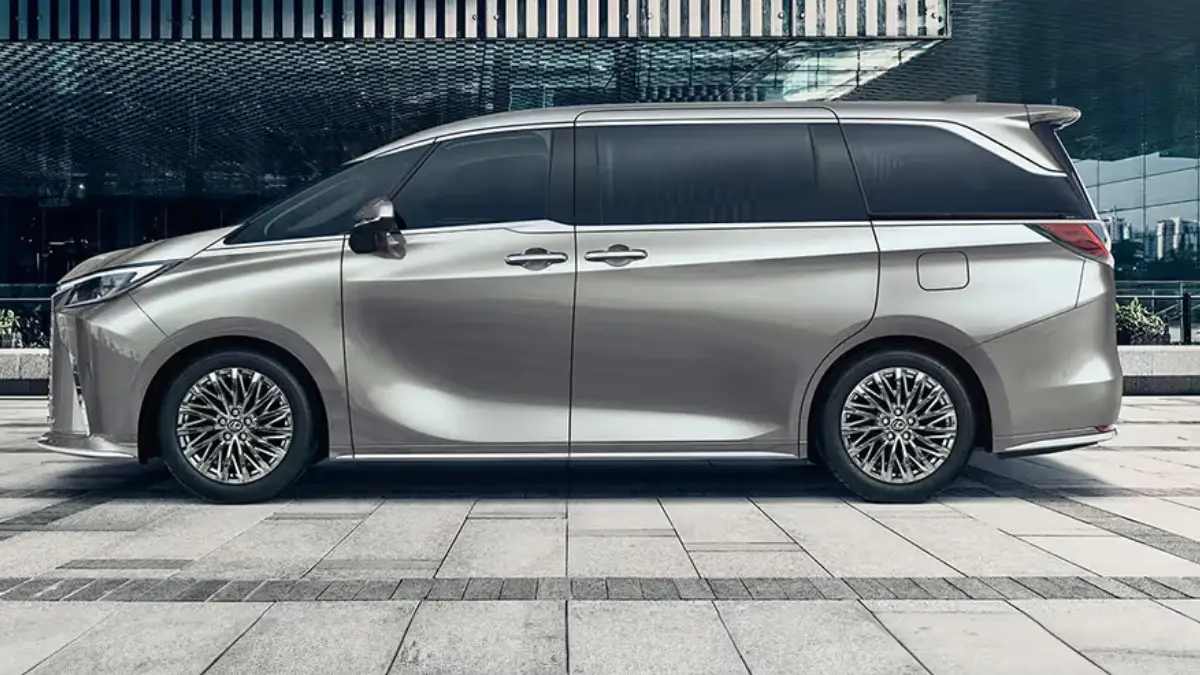 Lexus LM: Last premium Van Experience In Delhi
