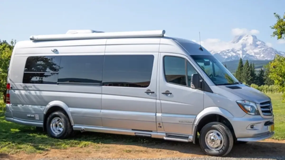 Luxury Van You Can Rent In Delhi For Family Trips