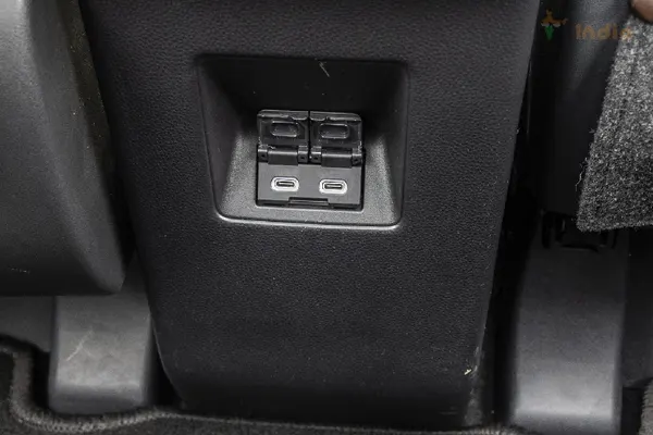 Front and Rear USB Charging Port Front and Rear USB Charging Port