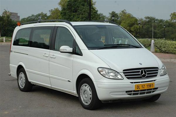 5 Seater Mercedes Benz Viano Trend 5 Seater Mercedes Benz Viano Trend