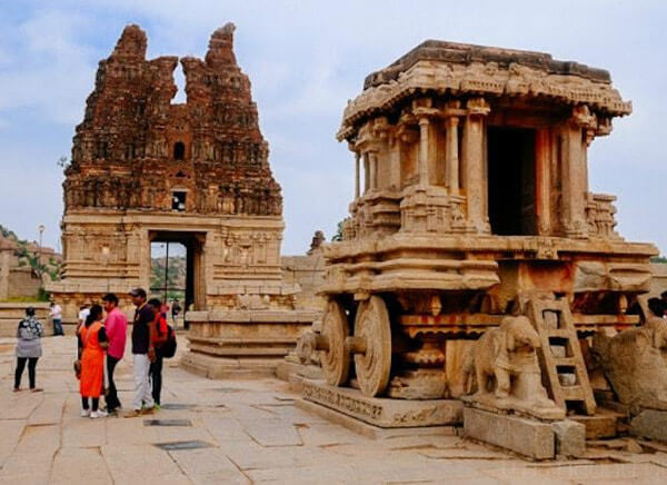 Solo Tour Hampi in India