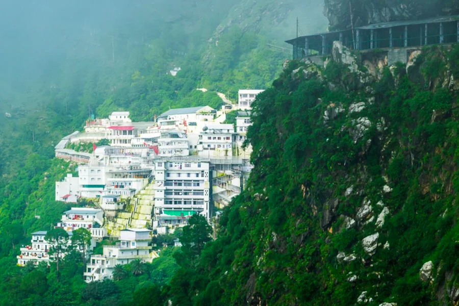 Vaishno Devi Helicopter Tour Package Slide Image 1