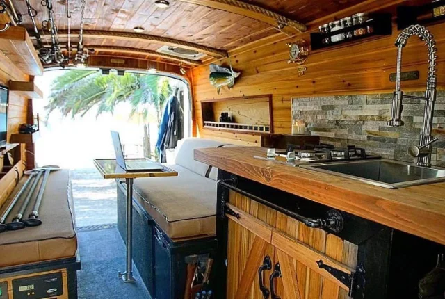 Van Rental with Kitchen in Delhi Van Rental with Kitchen in Delhi