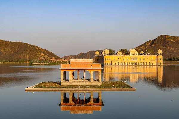 Delhi to Jaipur Car Rental