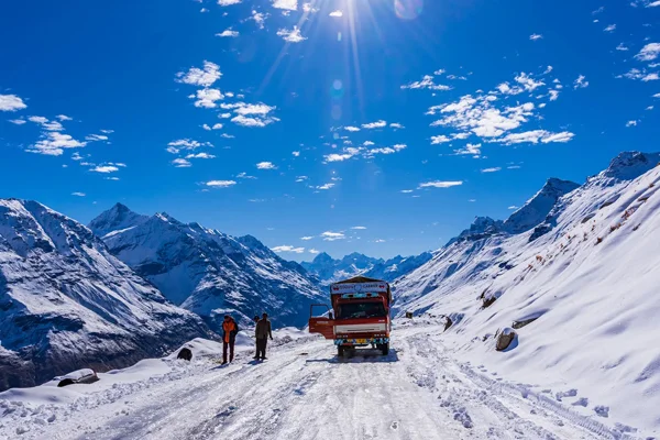 Delhi to Manali Car Rental